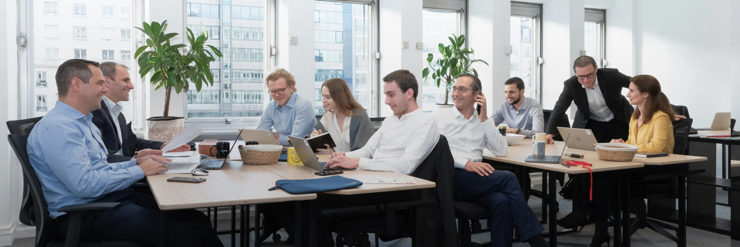 L'équipe Sesha réunie dans ses bureaux