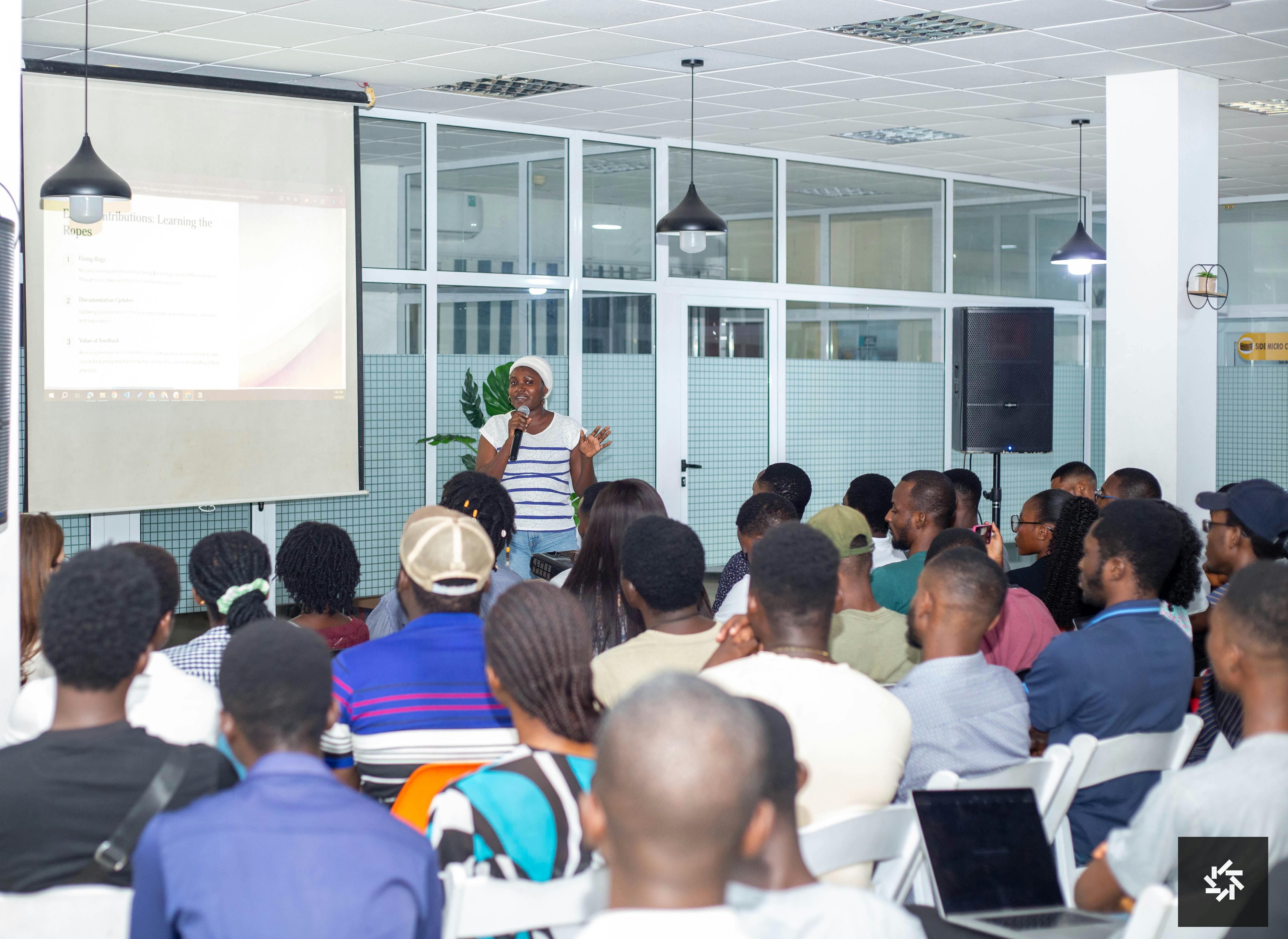 Rahmat sharing her open source experiences at the Daytona Devs Club in Accra