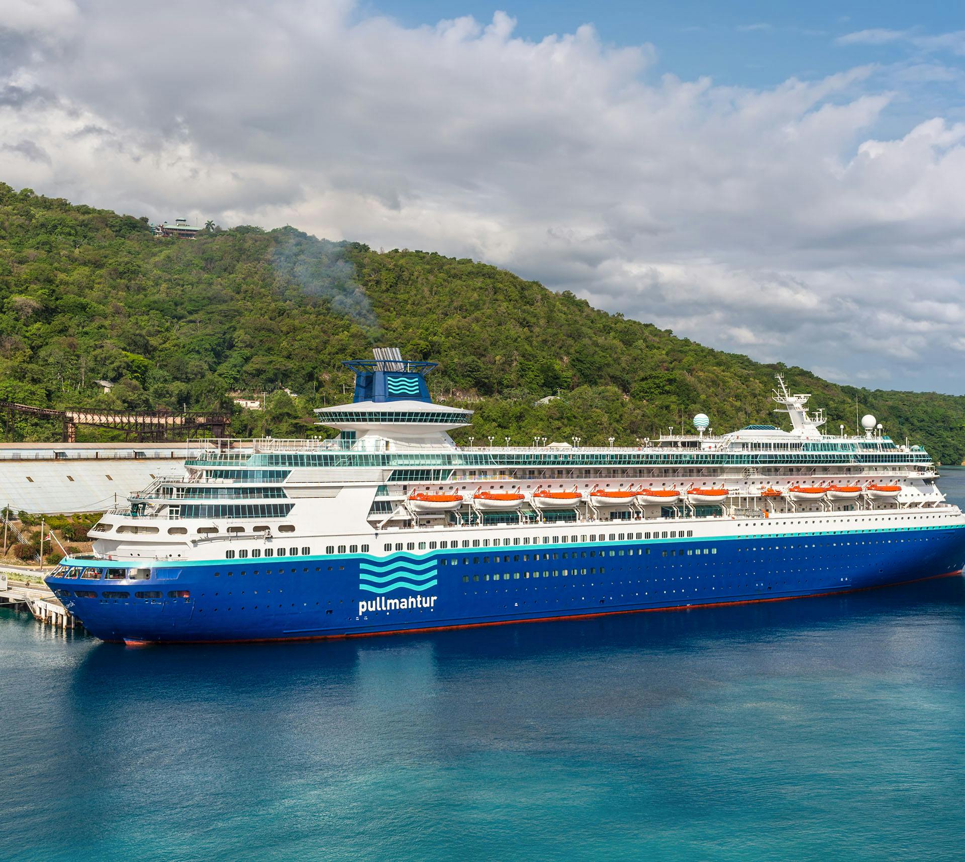 Cruise ship