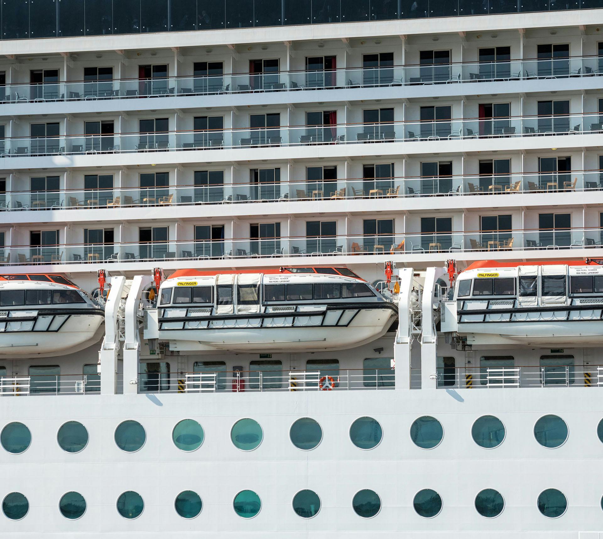 Cruise ship