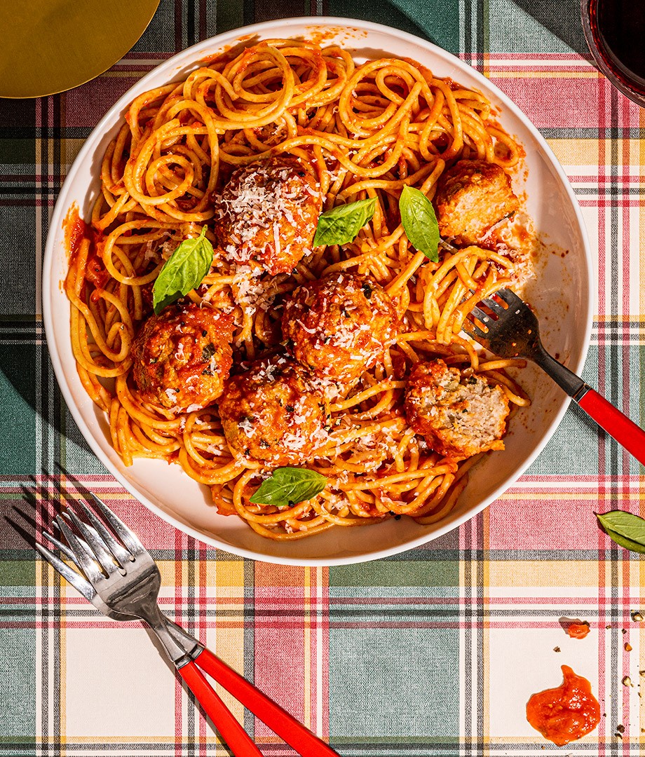 Spaghettis aux boulettes de viande et parmesan
