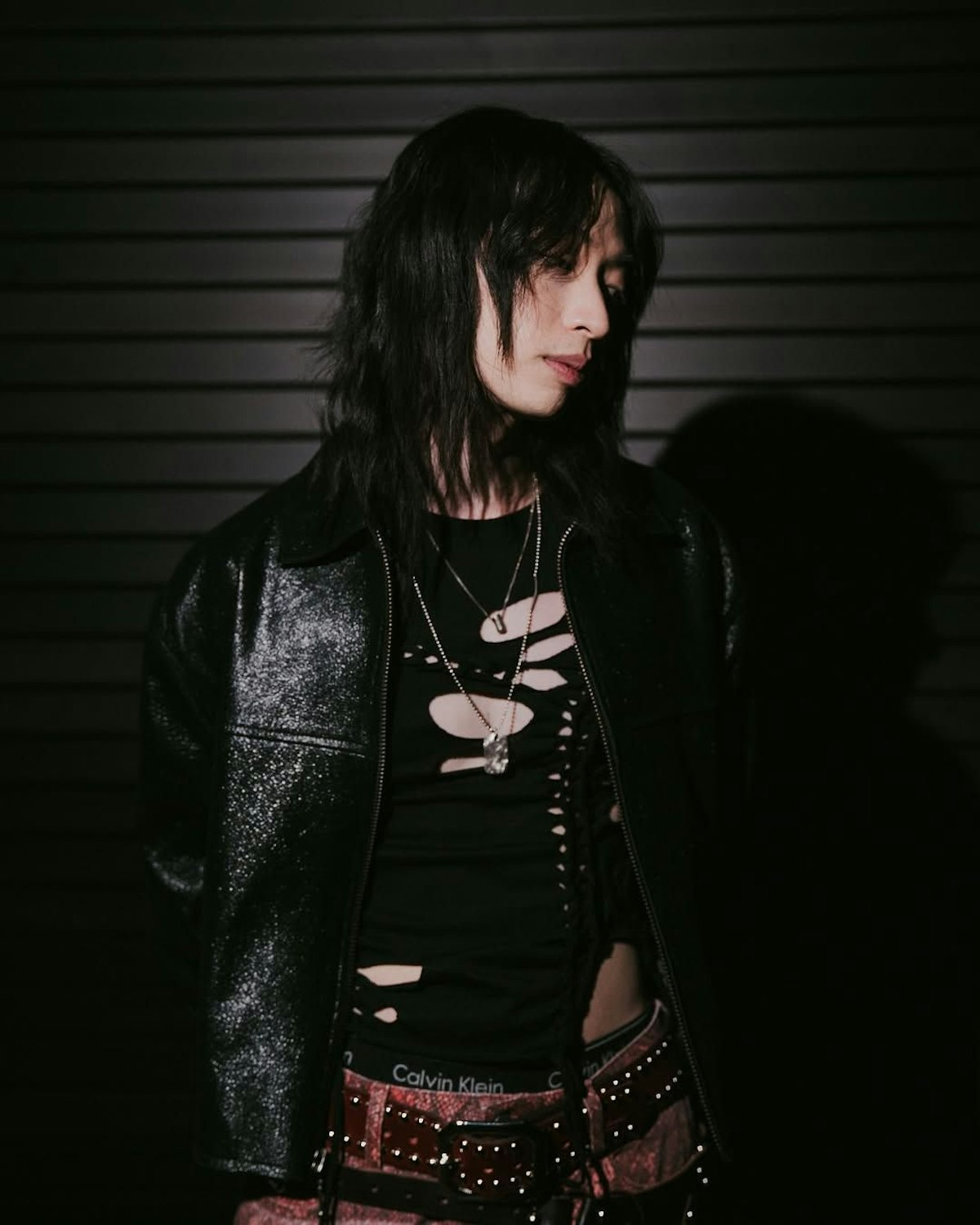 從Bedroom Singer 變身席捲世界的音樂鬼才，認識Keshi 的轉型之路