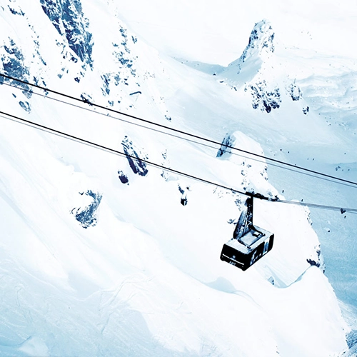 Challenging Black runs in les 3 Vallées
