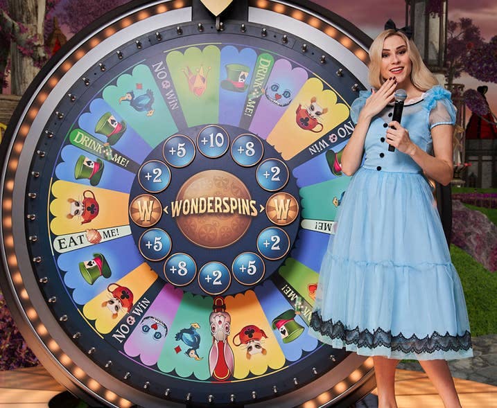 como-jugar-adventures-beyond-wonderland
