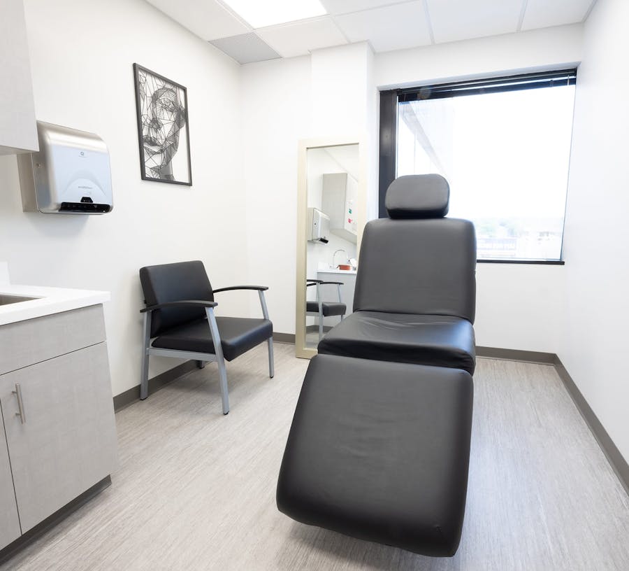 An exam chair at Callahan Plastic Surgery