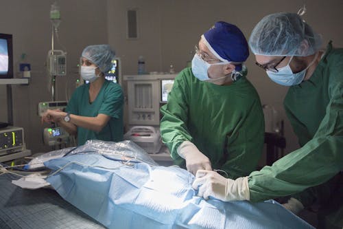 operazione-di-chirurgia-laparoscopica