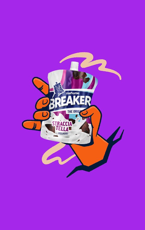 Melkunie Breaker stracciatella in handje met paarse achtergrond.