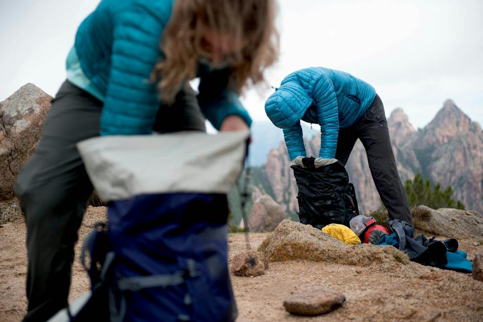 Packing your backpack: 5 tips for traveling light - Transa.ch