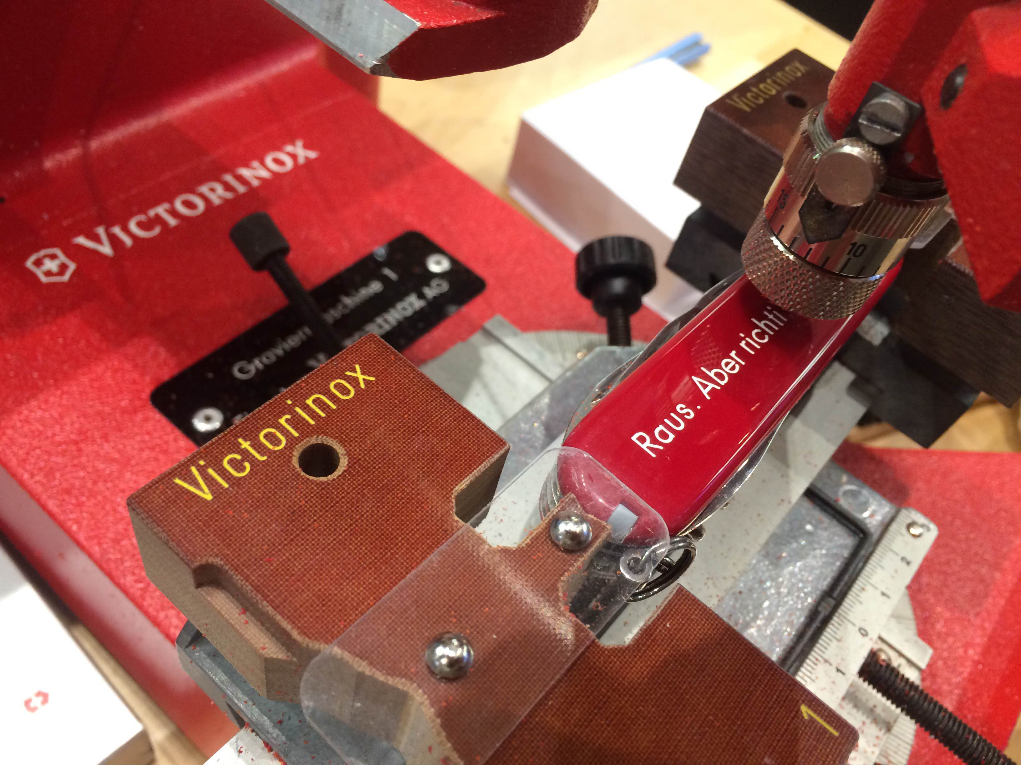 Have your pocket knife engraved free of charge Transa.ch