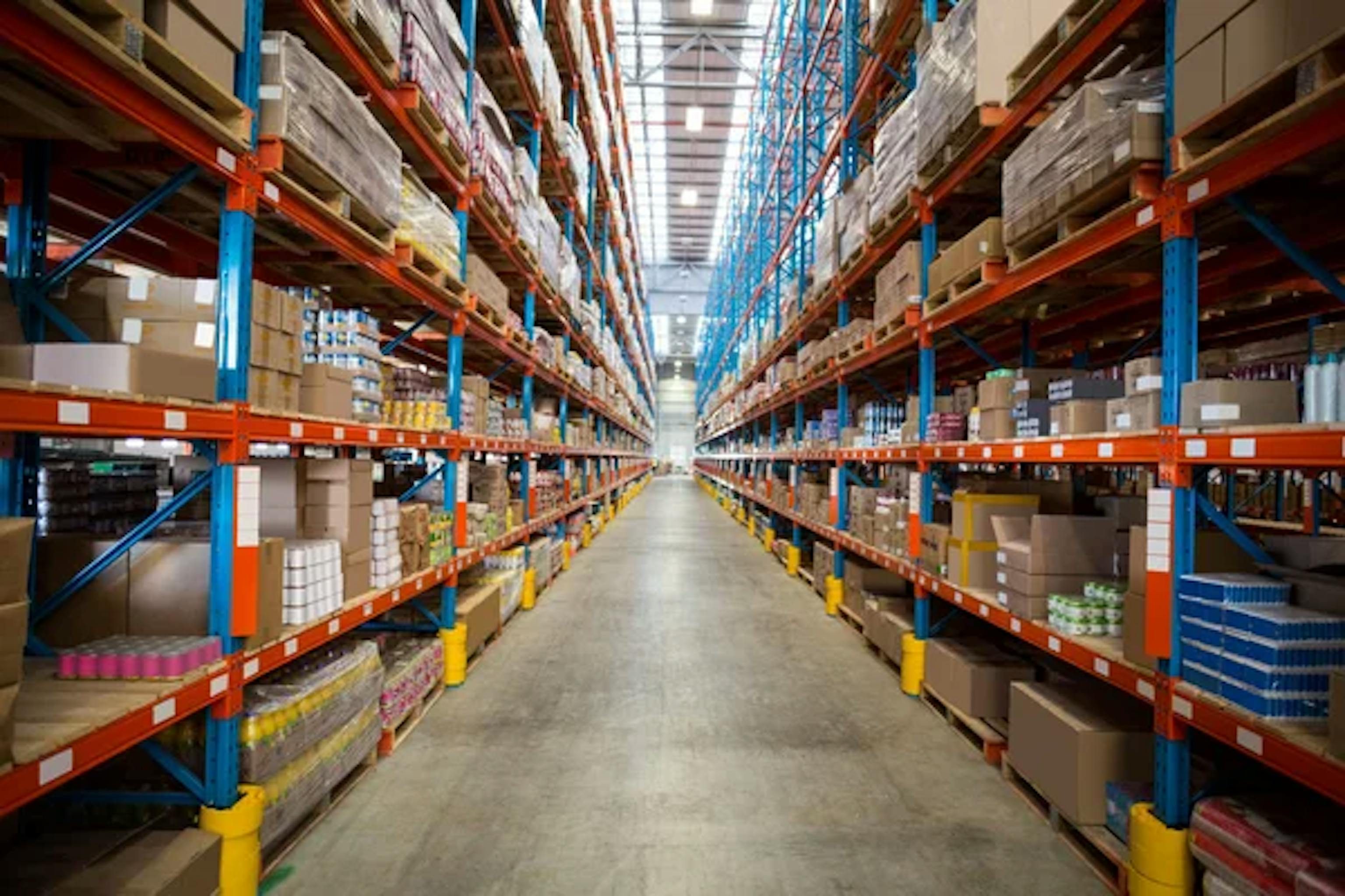 Photo d'entrepot logisitique et de stockage
