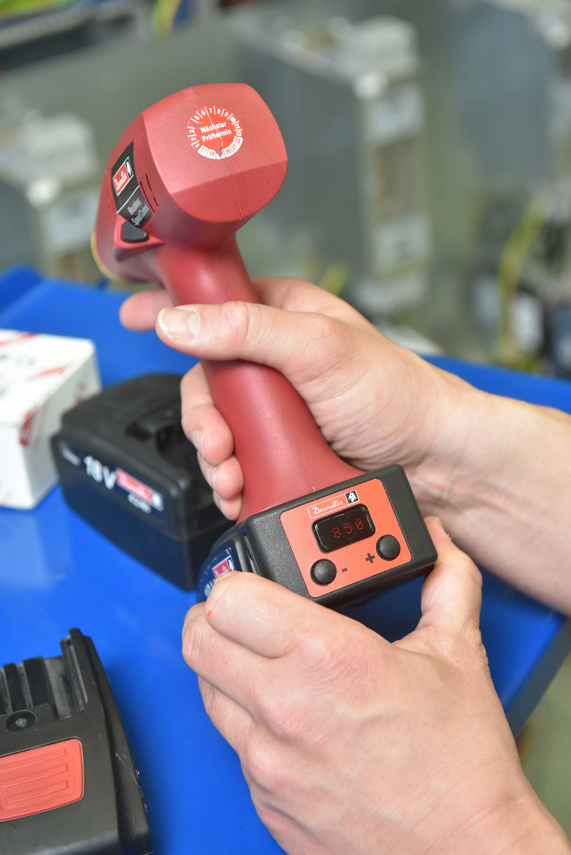 You can set speed and torque for the ELS models