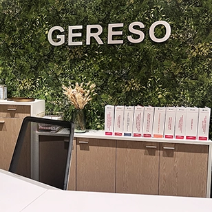 Notre espace accueil et librairie - GERESO - bureau d'accueil
