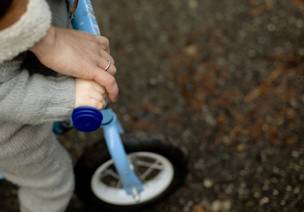 Barn på cykel