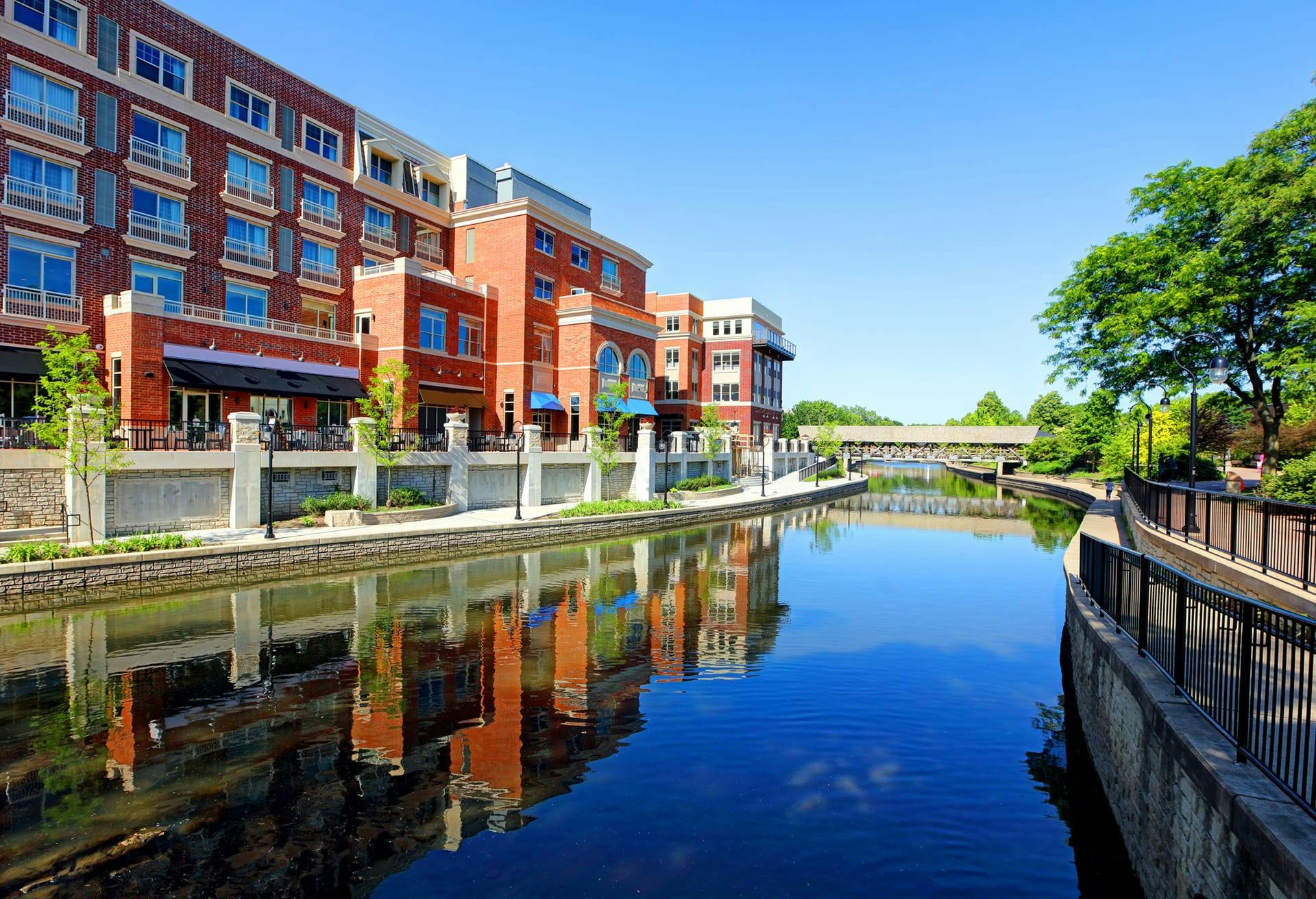 image of river in chicago