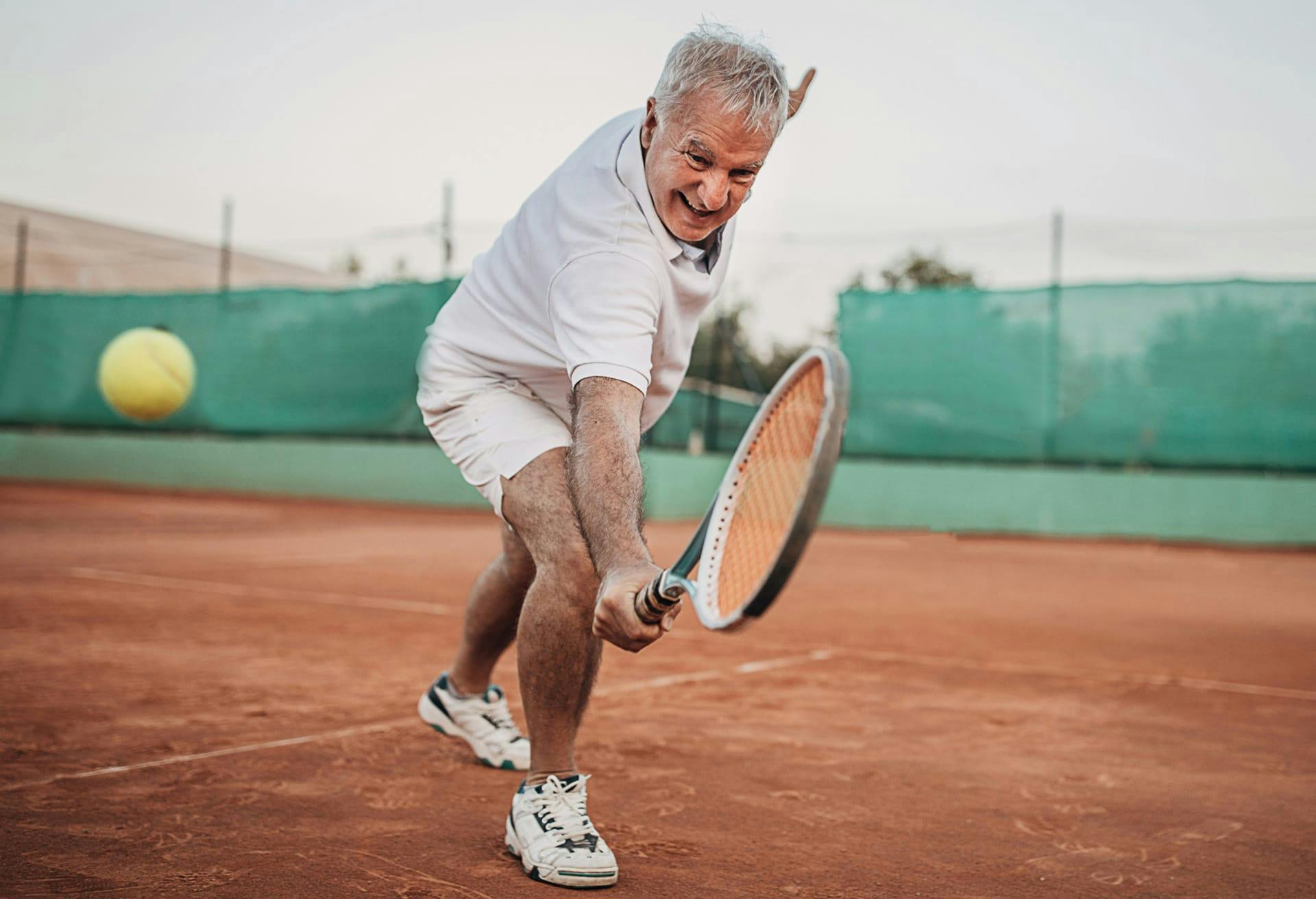 Man playing tennis