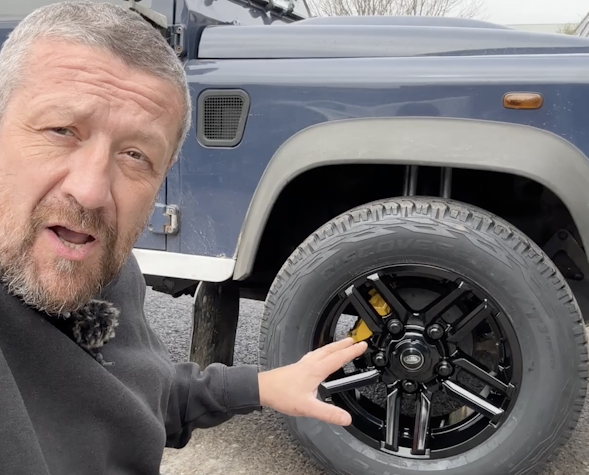 Product Guide for Gloss Black XTR1 Alloy Wheel 18x8 ET10 by Lucari - Land Rover Defender 90 and 110