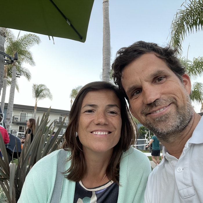 Img: summer, palm tree, tree, person, smile, adult, female, woman, male, man