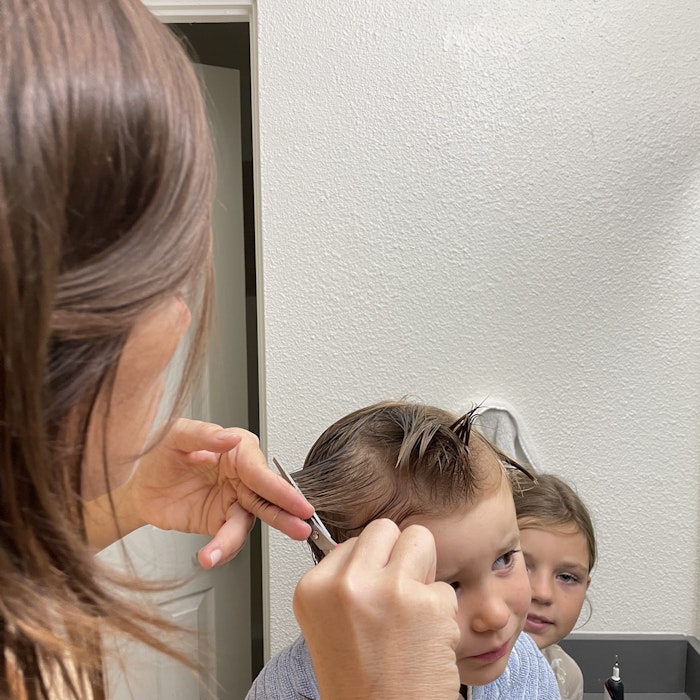 Img: adult, female, person, woman, hairdresser, scissors, haircut, face, head, cosmetics