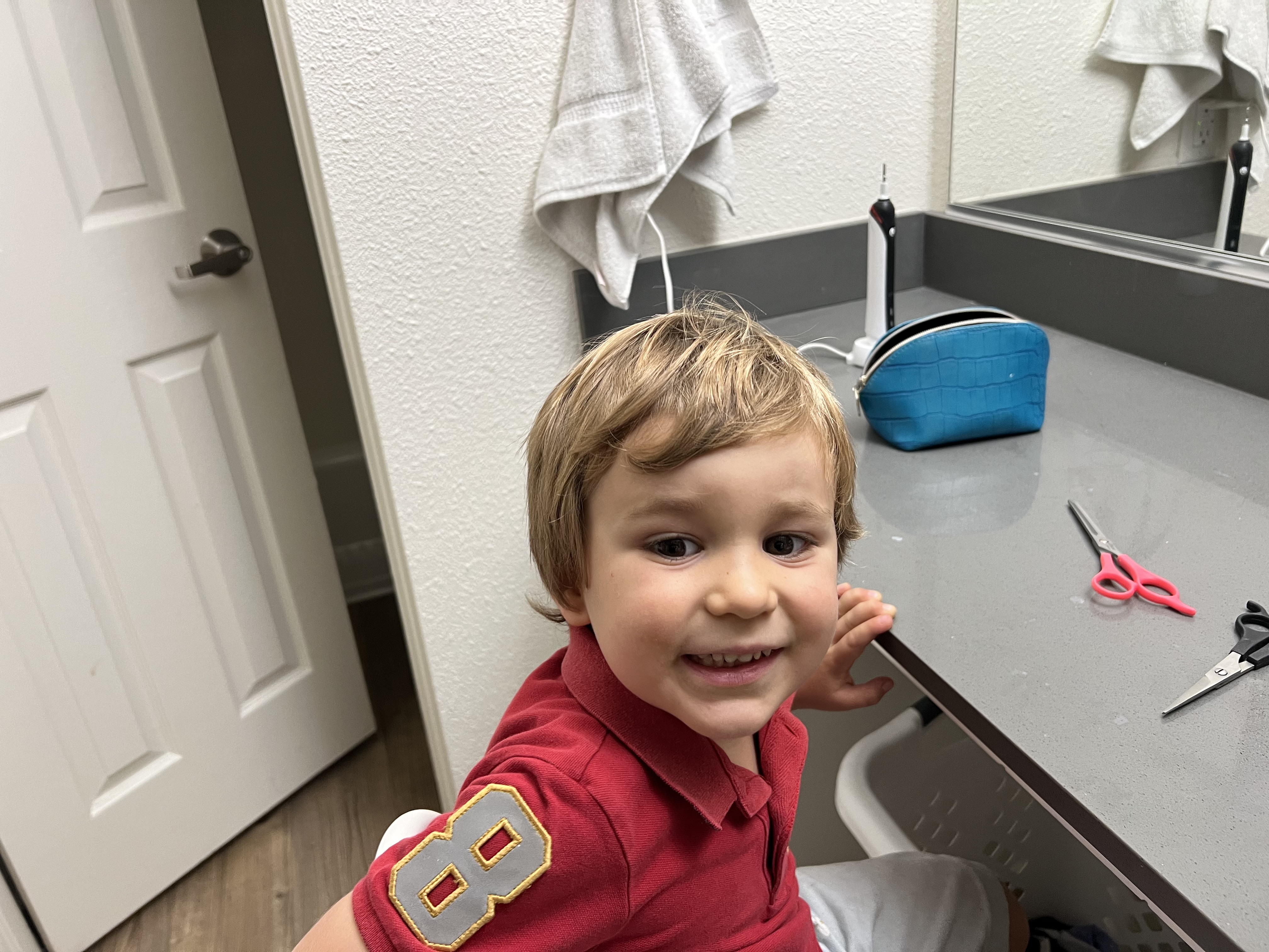 Img: face, person, photography, portrait, scissors, bag, handbag, door, indoors, furniture