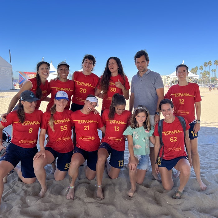 Img: shorts, people, person, t-shirt, summer, portrait, hat, handbag, beach, teen