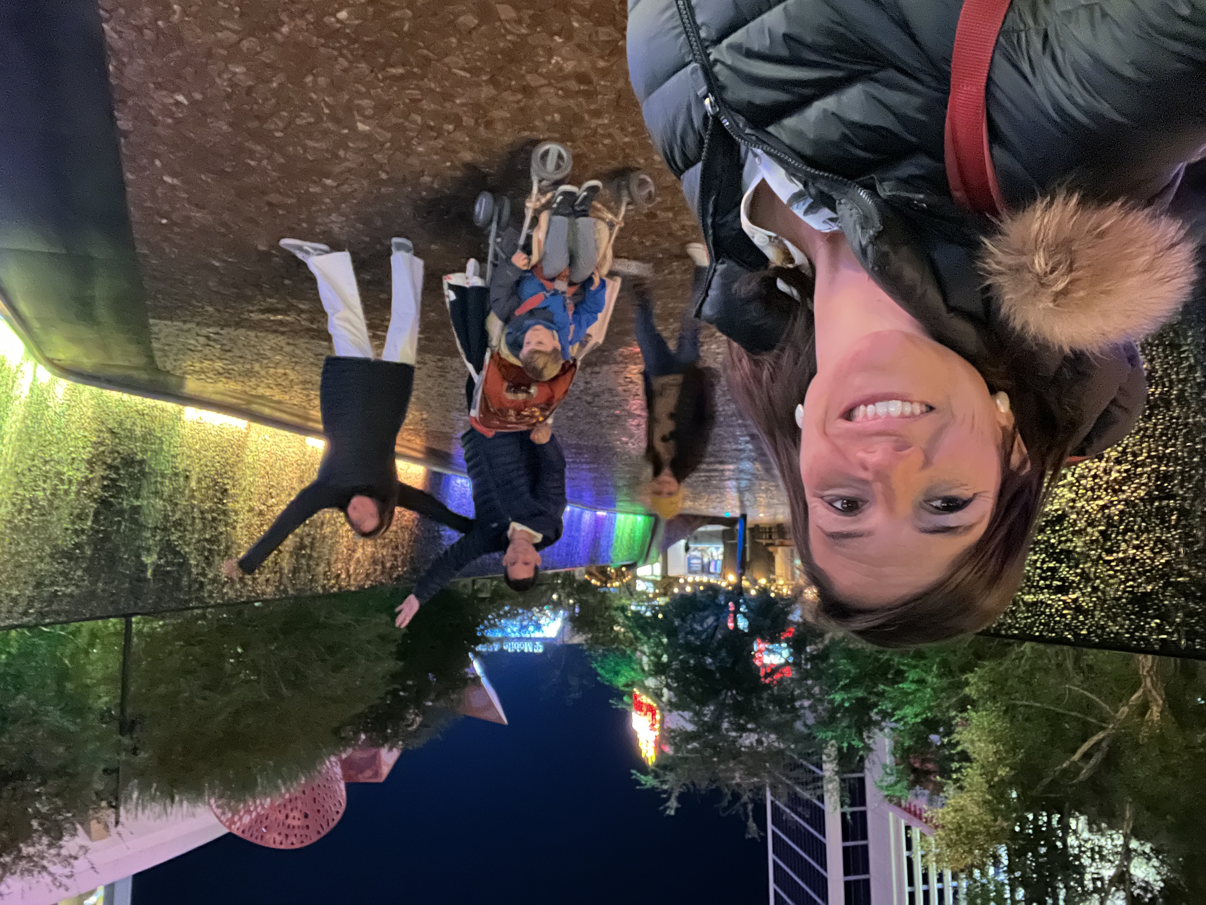 Img: adult, female, person, woman, shoe, coat, male, man, urban, lighting