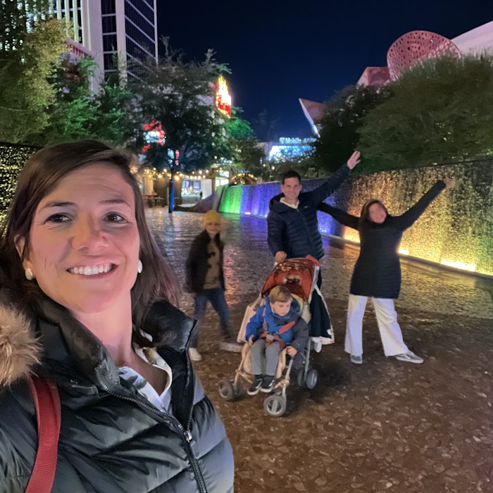 Img: adult, female, person, woman, shoe, coat, male, man, urban, lighting