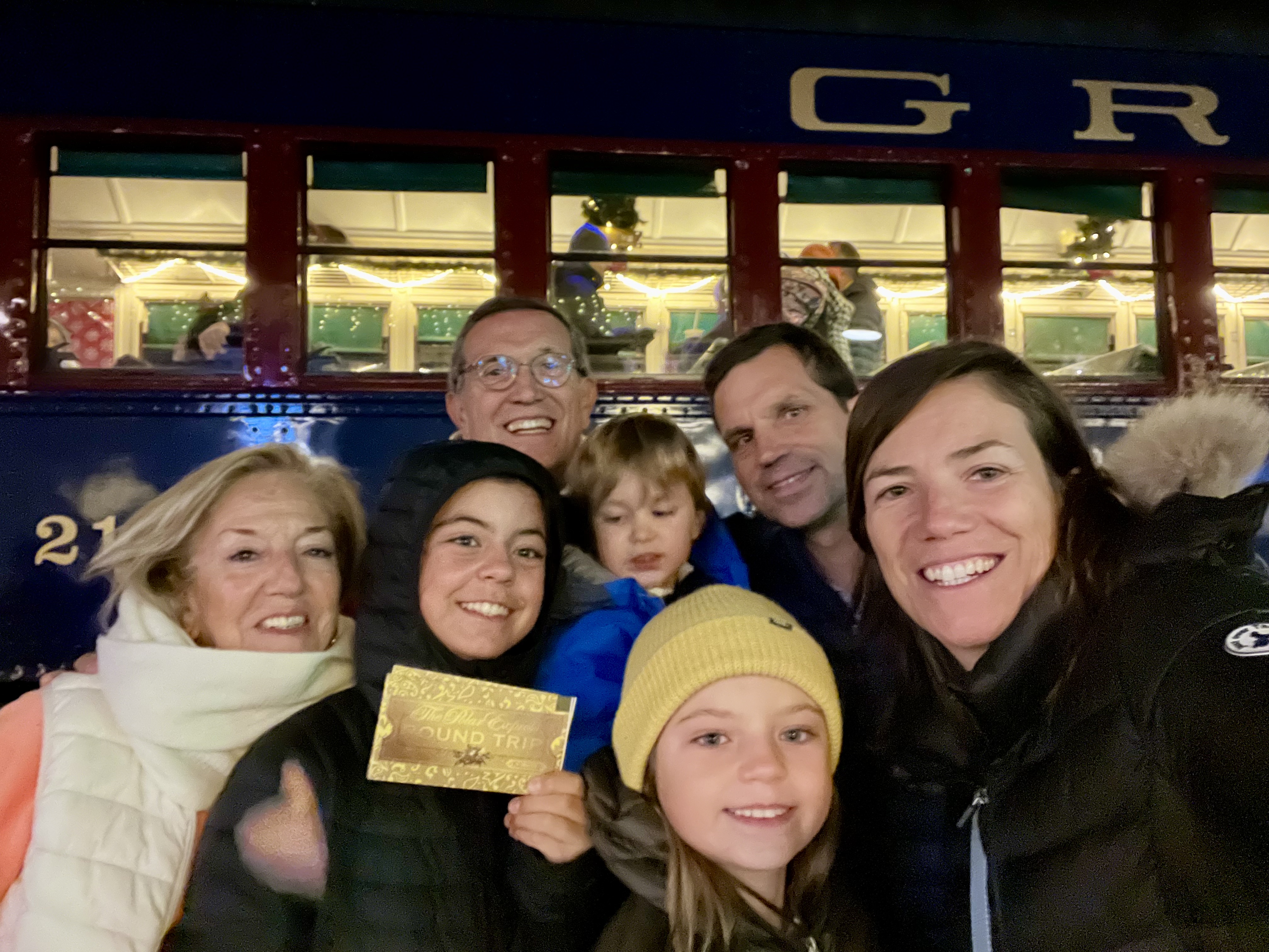 Img: hat, cap, adult, female, person, woman, glasses, people, face, coat
