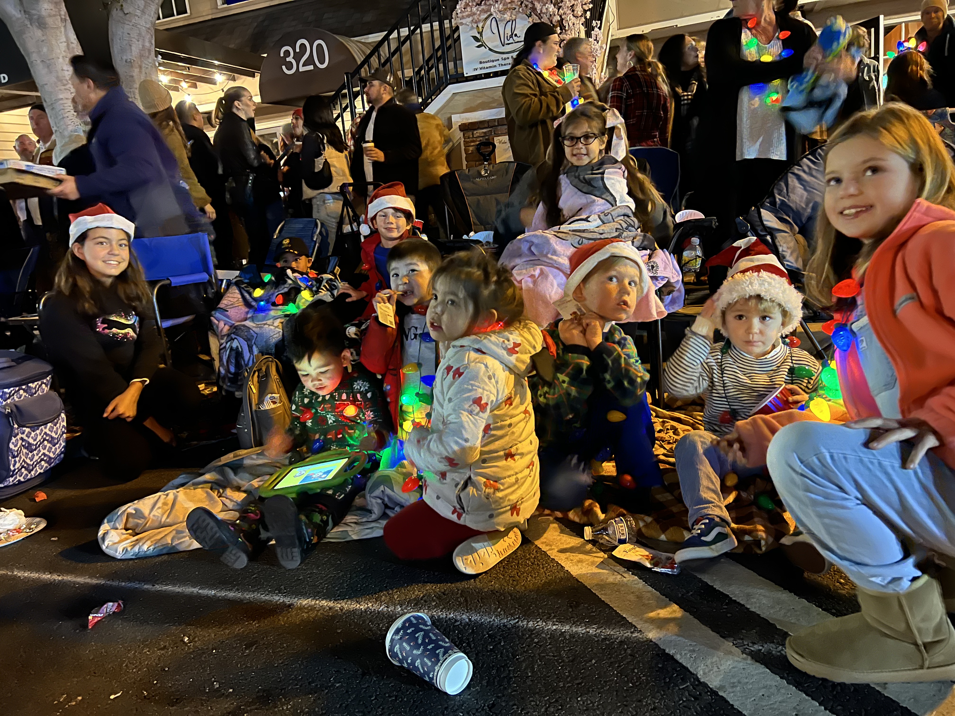 Img: adult, female, person, woman, shoe, urban, handbag, glasses, male, man
