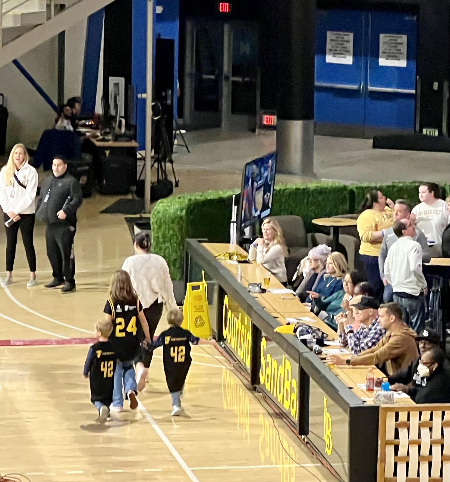 Img: people, person, boy, child, male, adult, man, shoe, chair, glasses