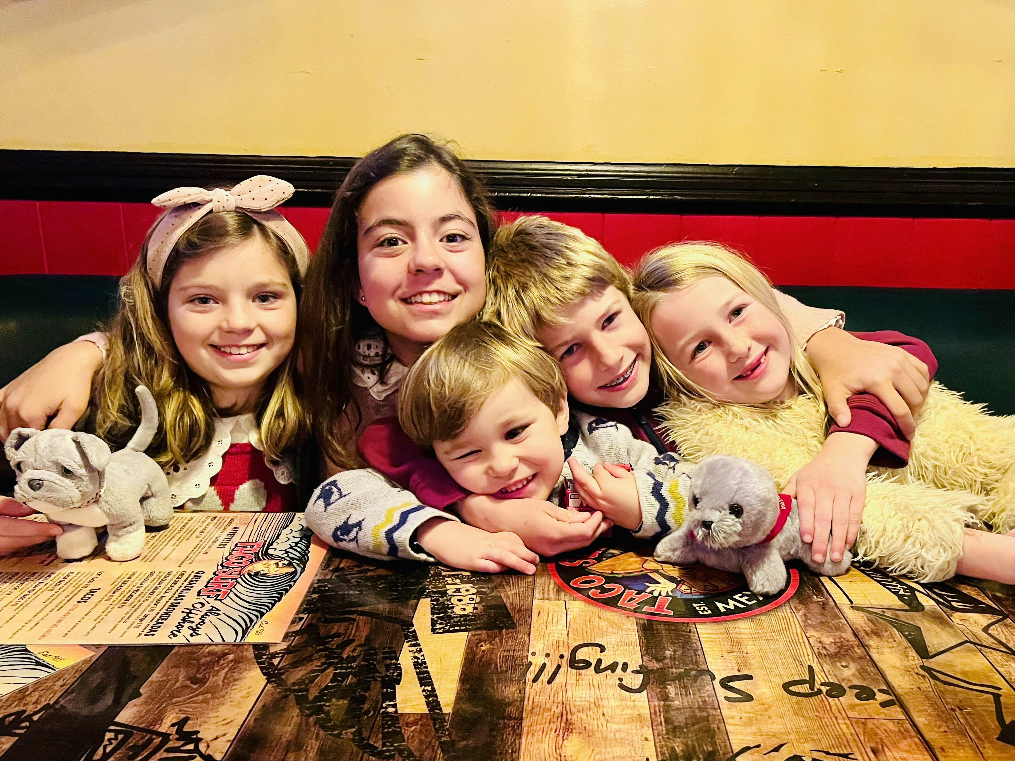 Img: people, person, face, head, photography, portrait, happy, smile, groupshot