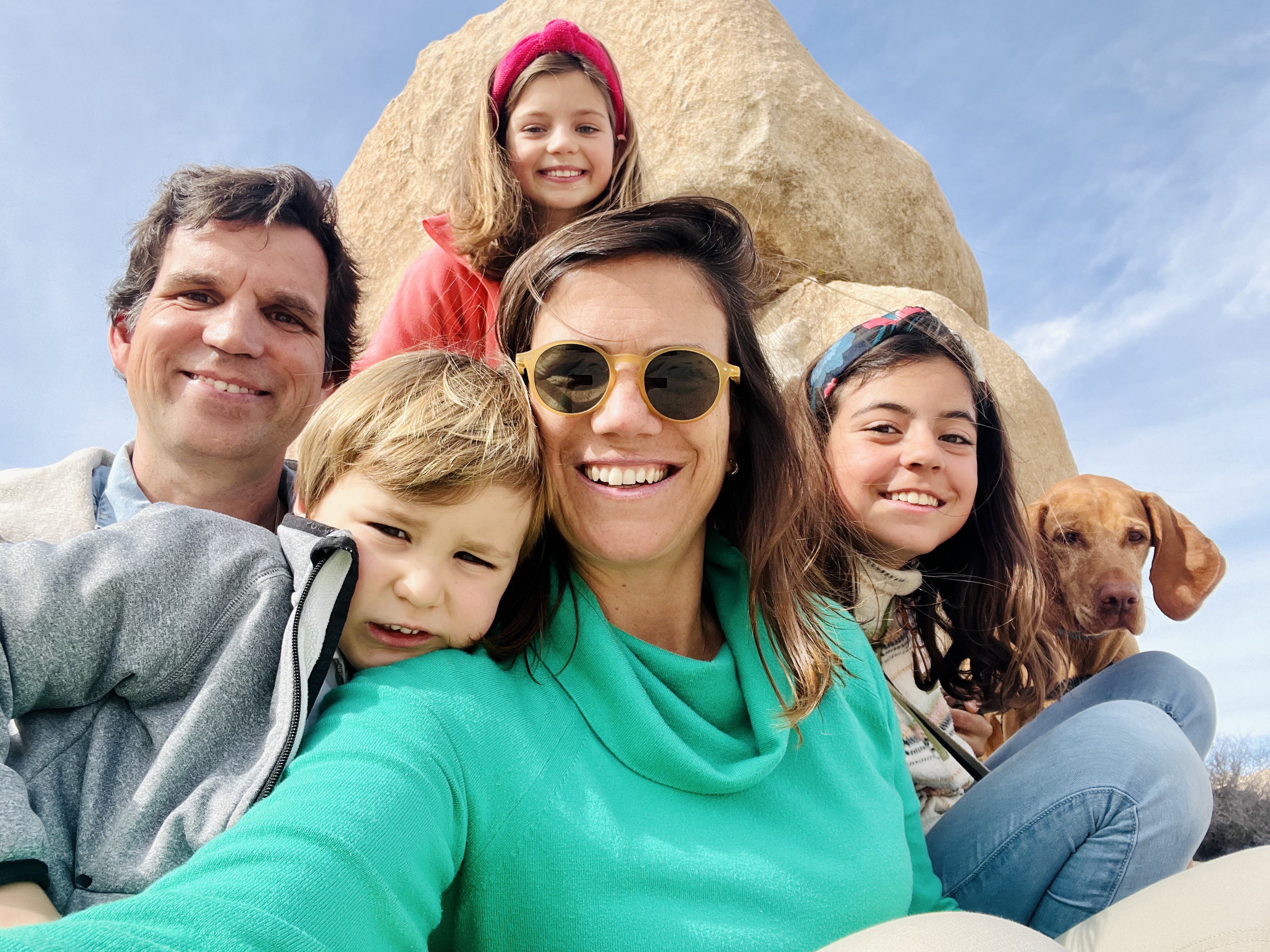 Img: people, person, face, head, smile, family, child, female, girl, woman