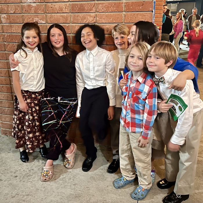 Img: groupshot, person, people, sandal, shoe, child, female, girl, boy, male