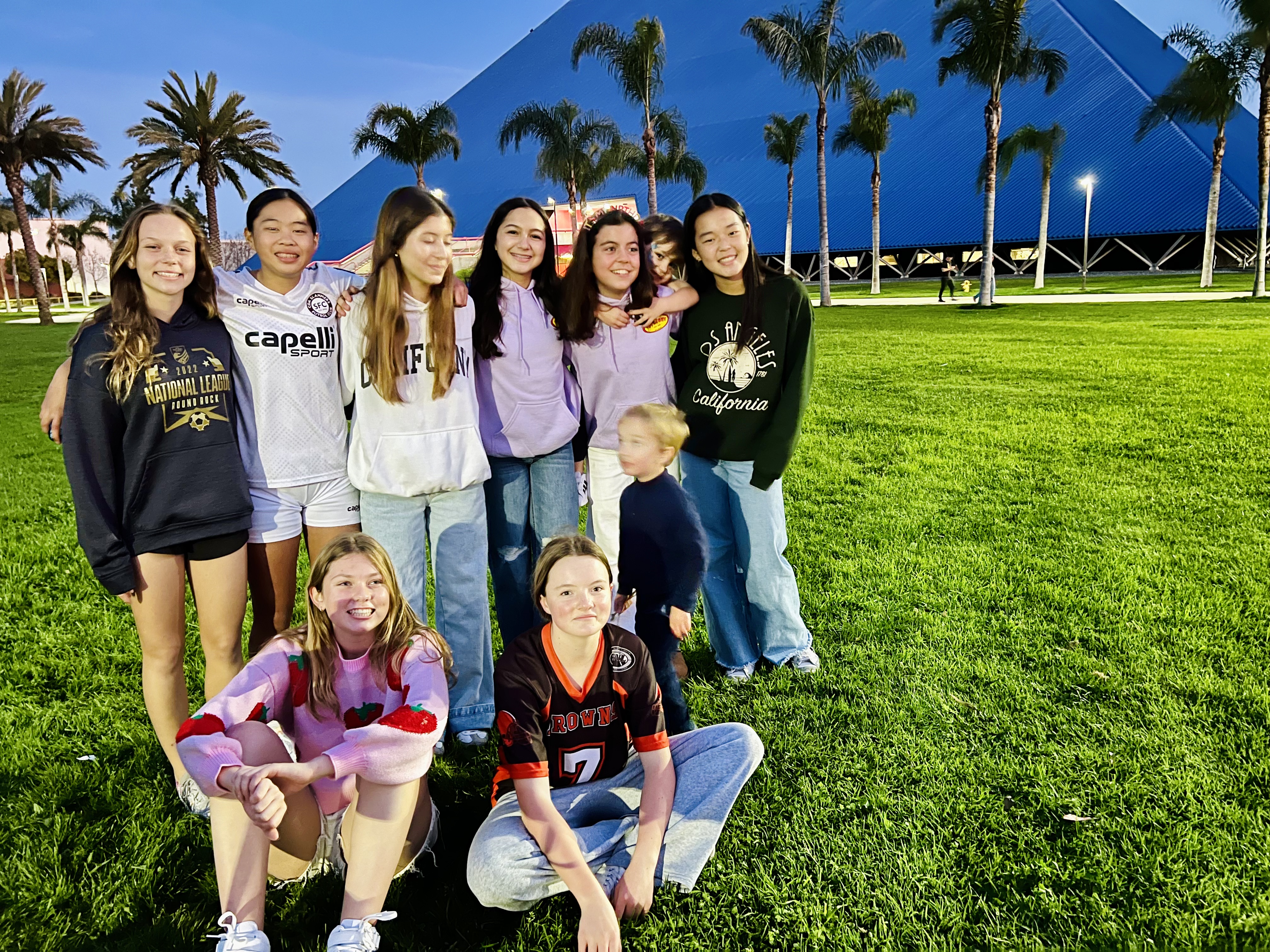 Img: grass, summer, people, person, park, female, girl, teen, groupshot, tree