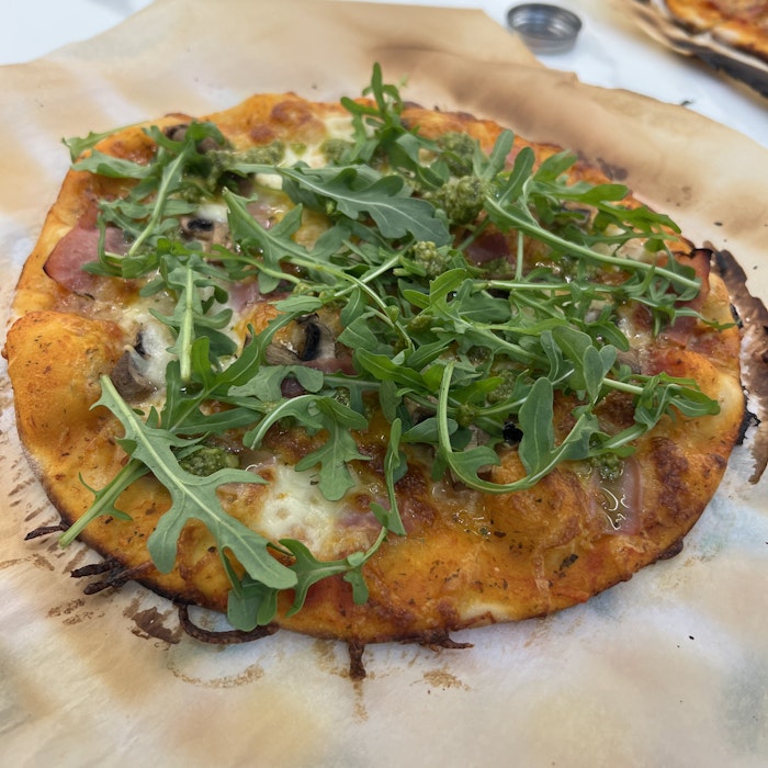 Img: arugula, food, leafy green vegetable, plant, produce, vegetable, pizza, food presentation