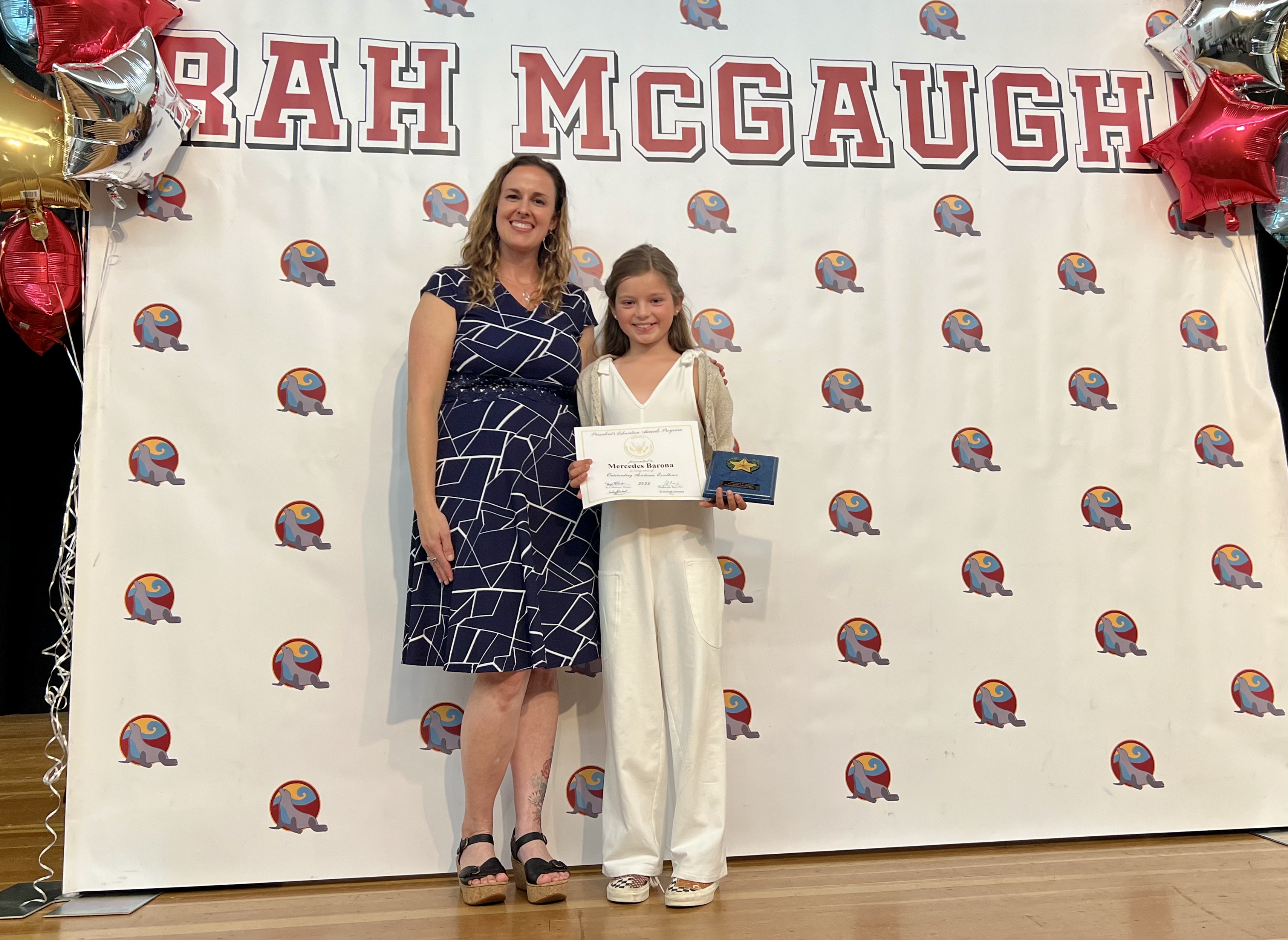 Img: adult, female, person, woman, crowd, accessories, jewelry, necklace, face, head