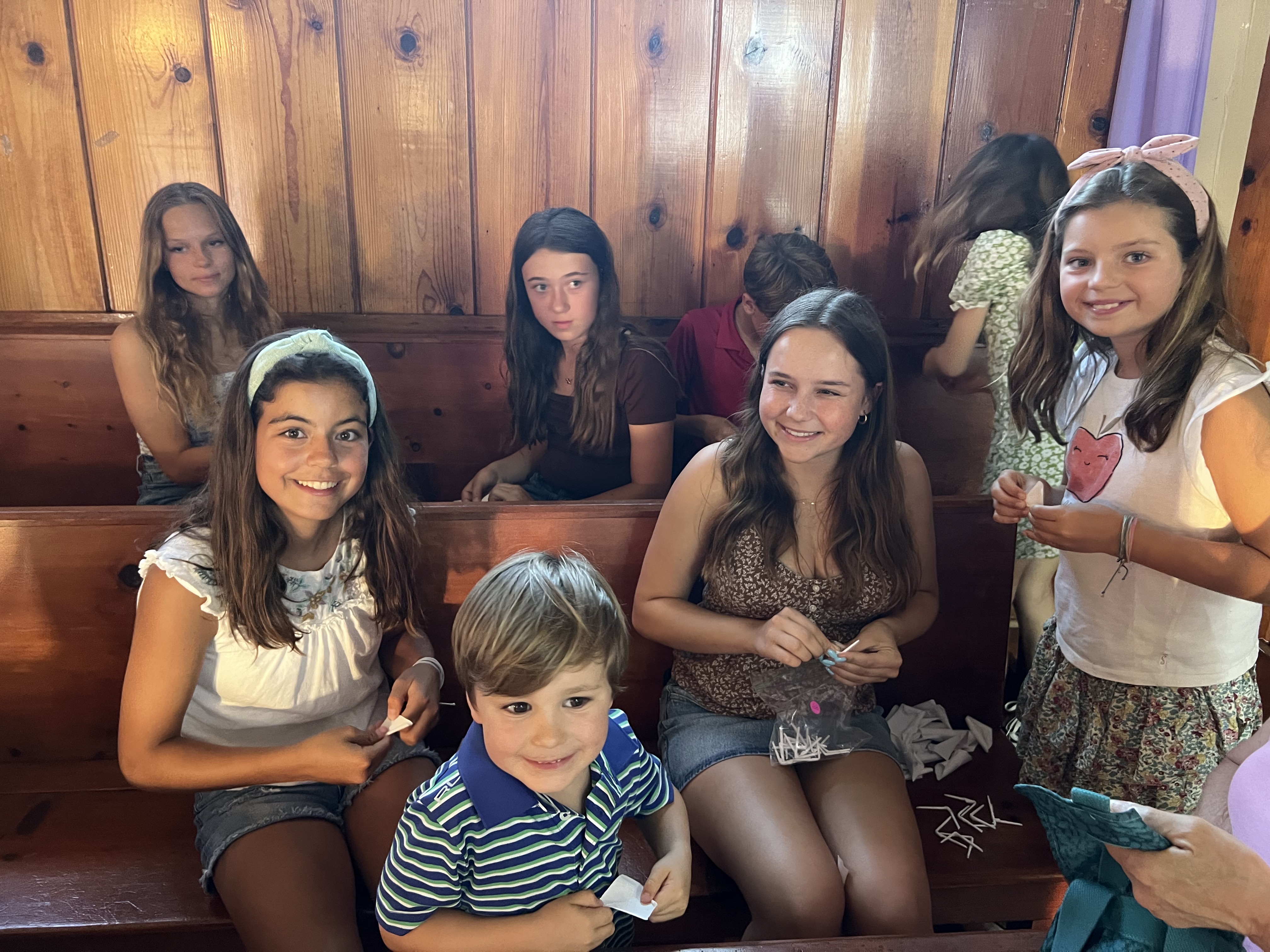 Img: people, person, adult, female, woman, smile, girl, teen, groupshot, child