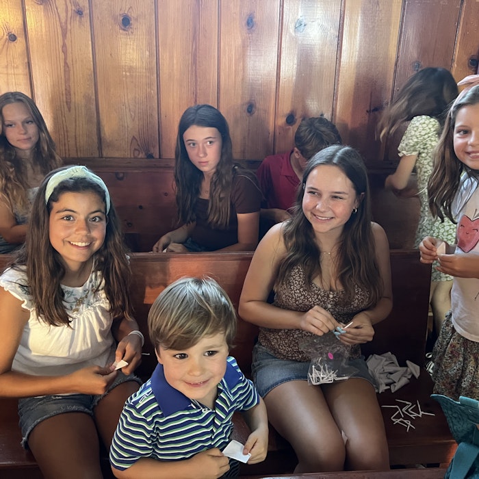 Img: people, person, adult, female, woman, smile, girl, teen, groupshot, child