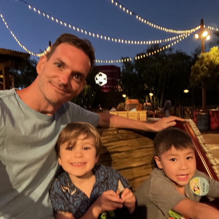 Img: photography, face, person, portrait, t-shirt, adult, male, man, people, finger