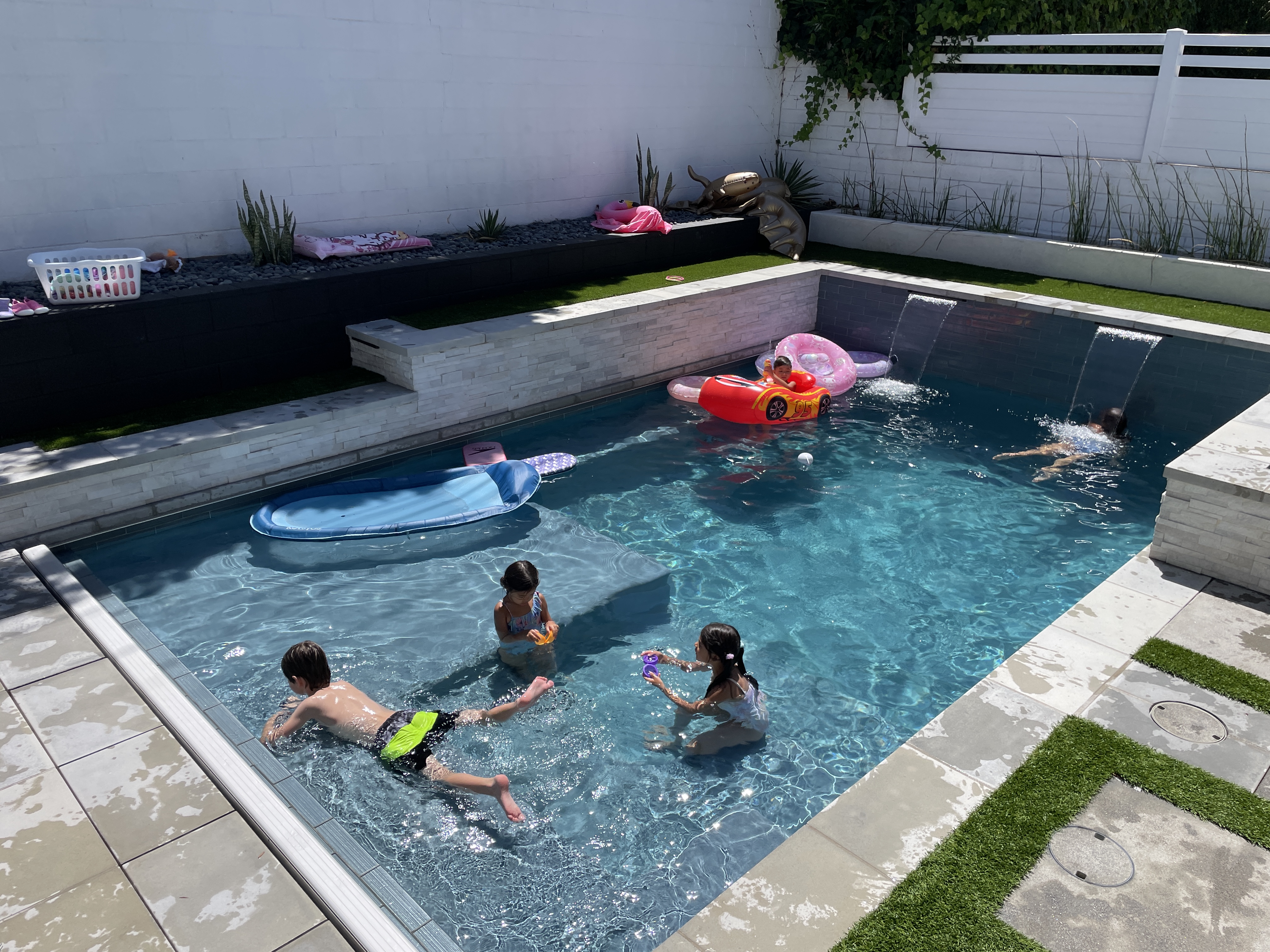 Img: person, swimming, water, water sports, pool, swimming pool, box, outdoors, summer, tub