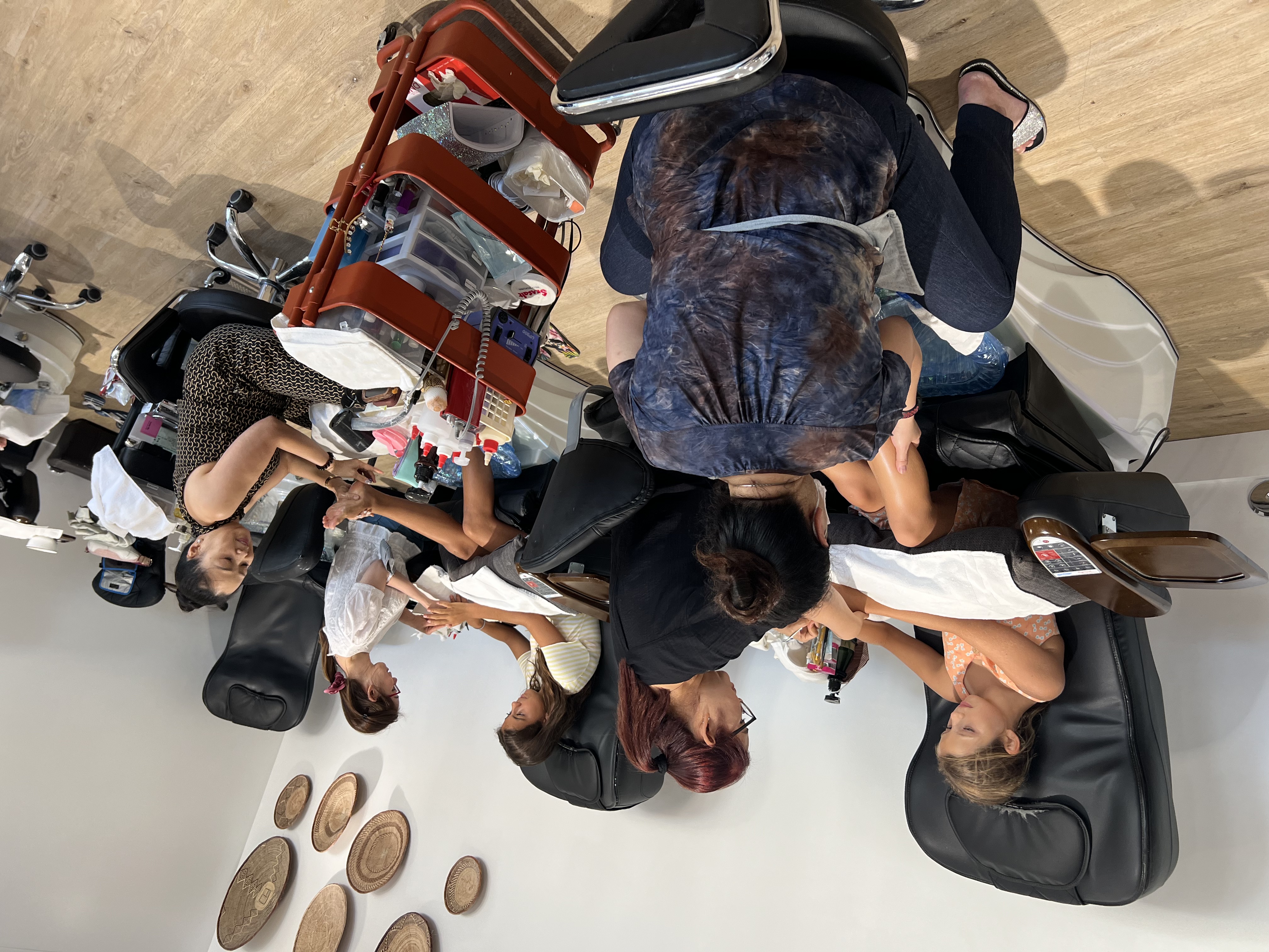 Img: adult, female, person, woman, indoors, handbag, beauty salon, glasses, wristwatch, chair