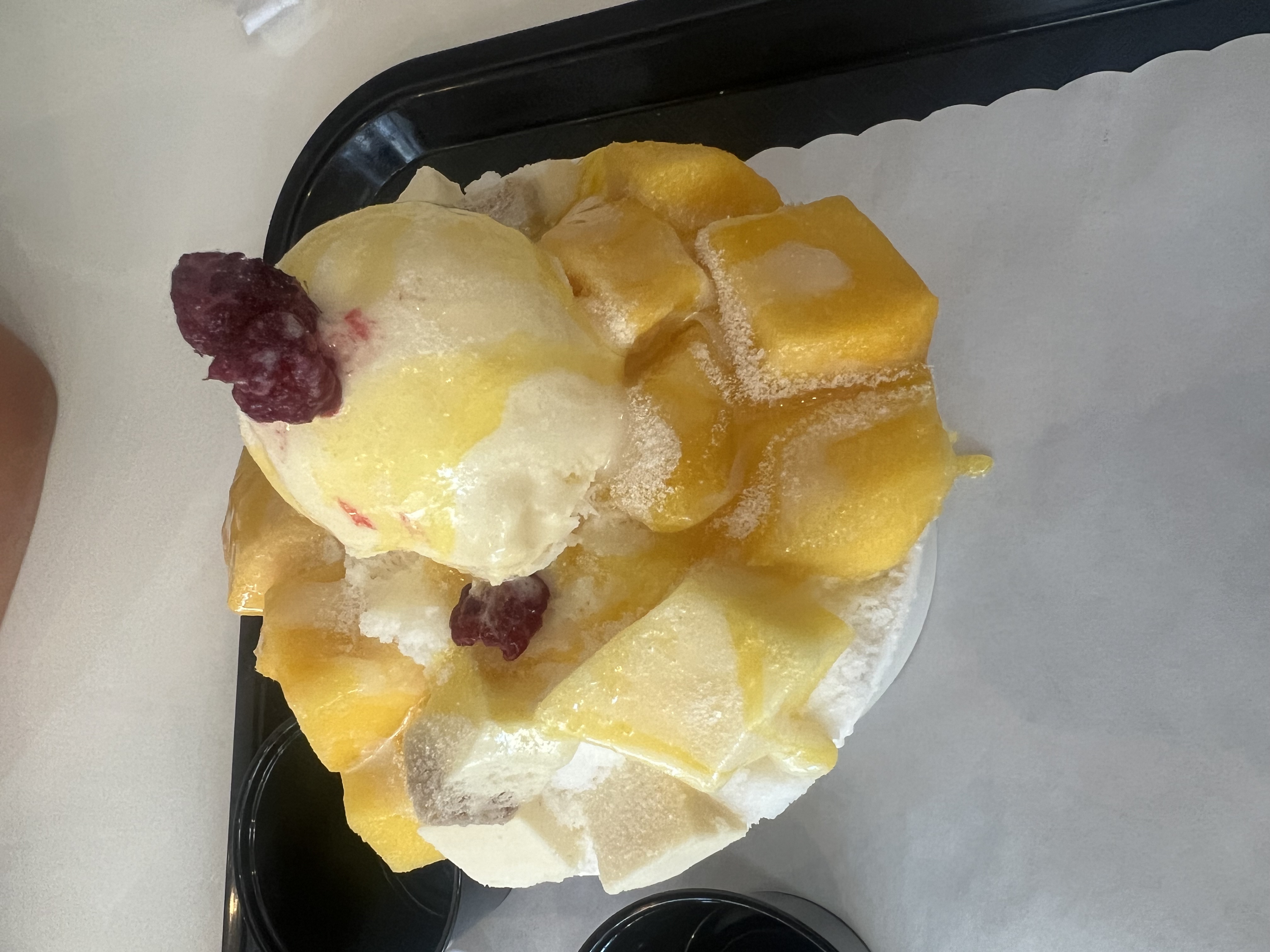 Img: food, food presentation, cream, dessert, frozen yogurt, sundae, ice cream