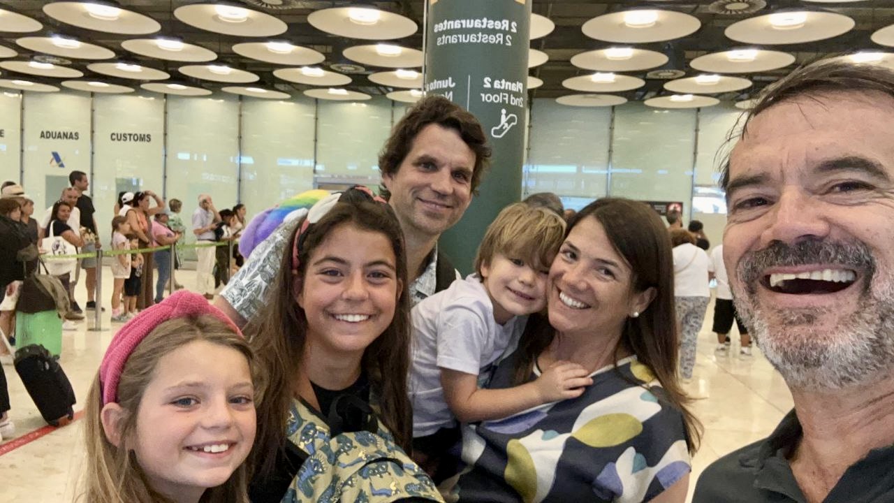 Img: people, person, head, face, adult, male, man, female, woman, portrait