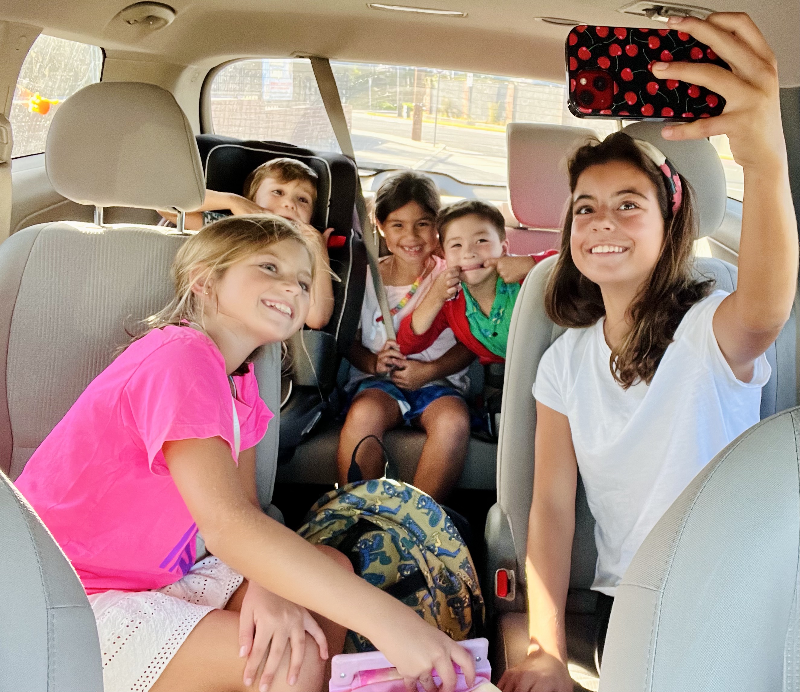 Img: adult, female, person, woman, people, home decor, wallet, head, face, handbag