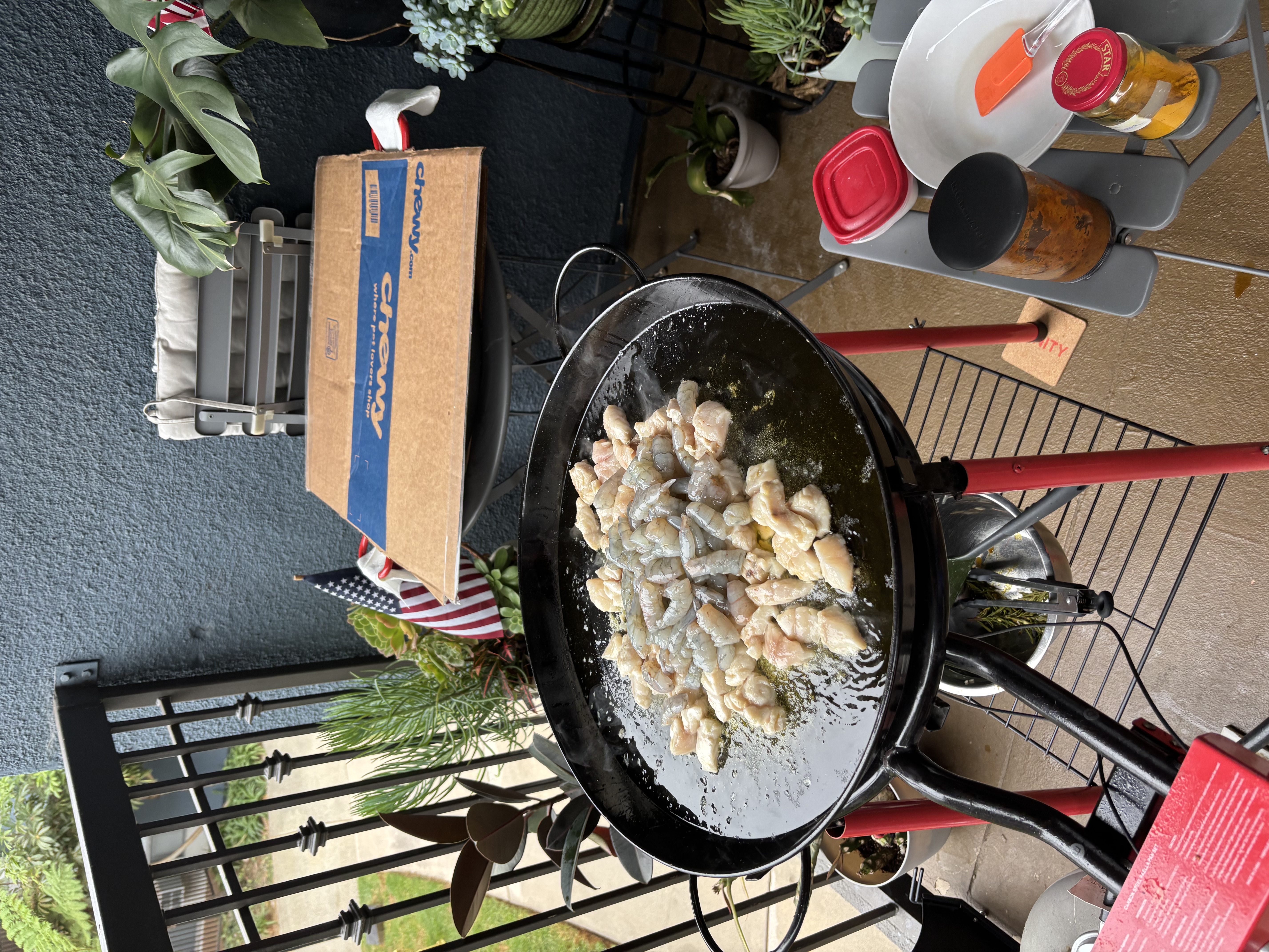 Img: plant, box, cooking, cup, plate, flag, frying