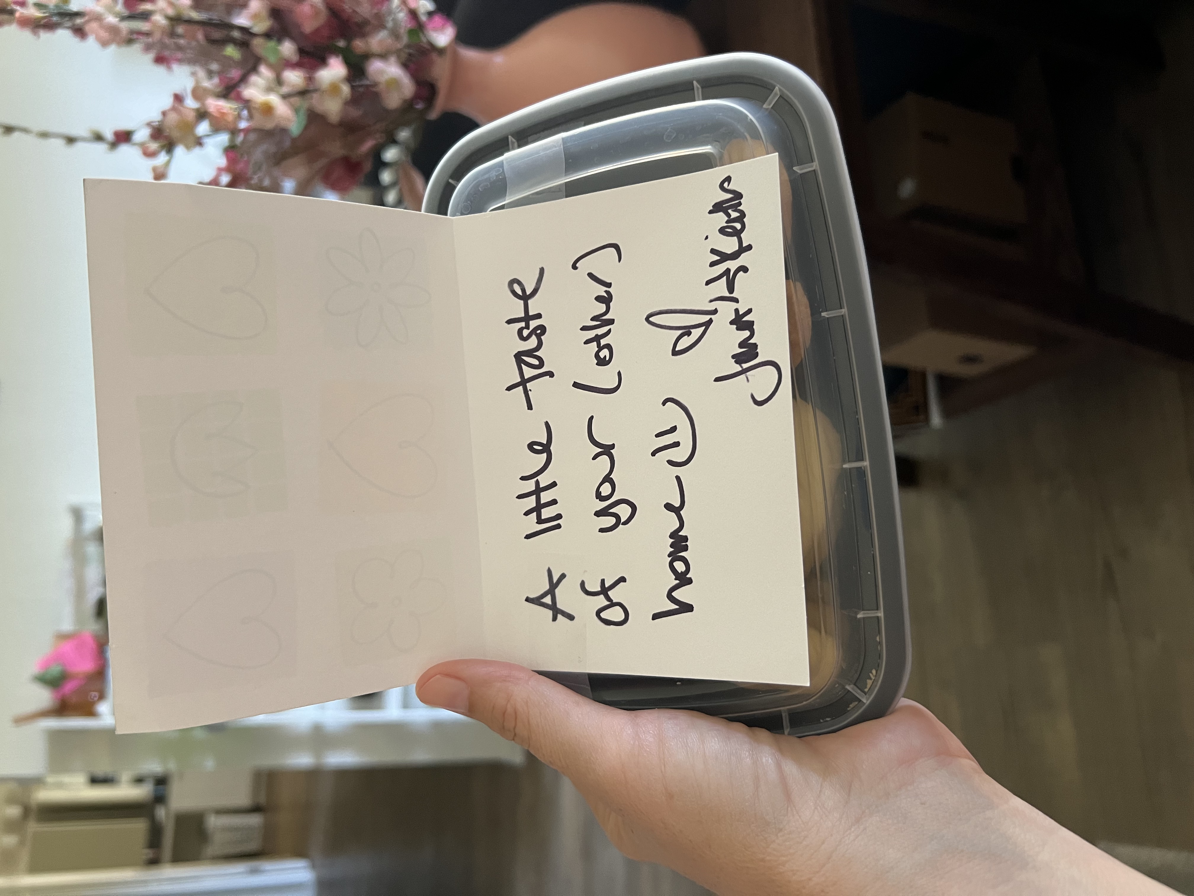 Img: handwriting, text, calligraphy, accessories, bag, handbag