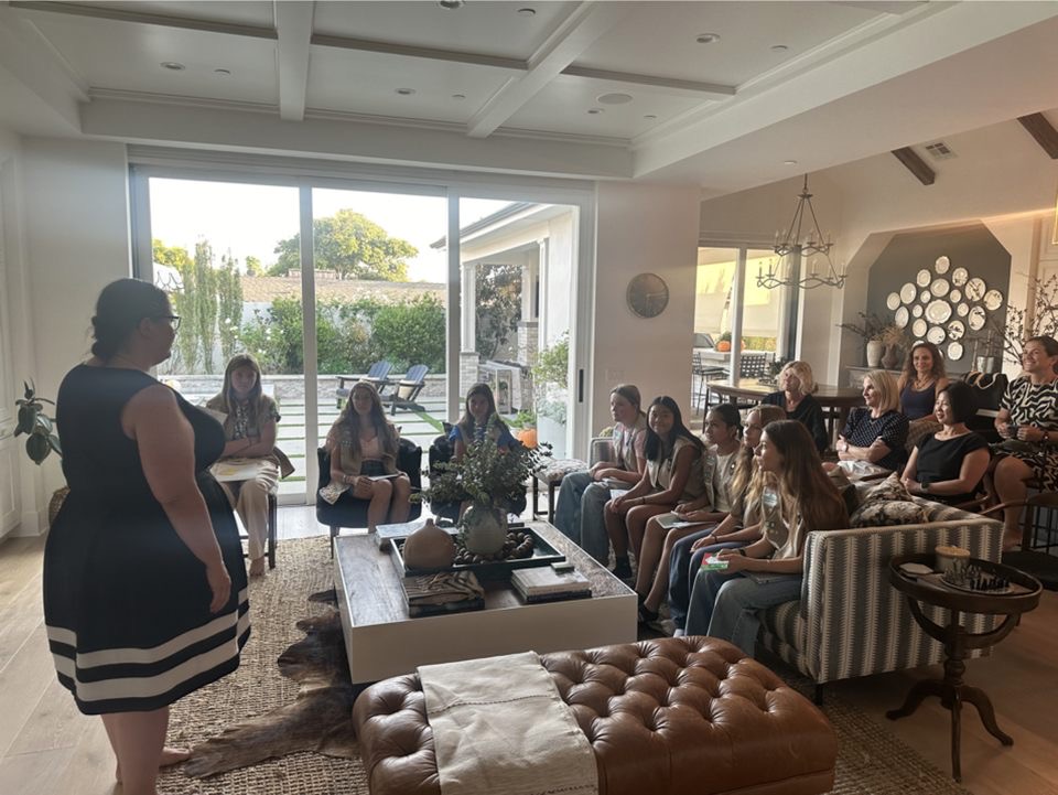 Img: adult, female, person, woman, furniture, people, indoors, face, head