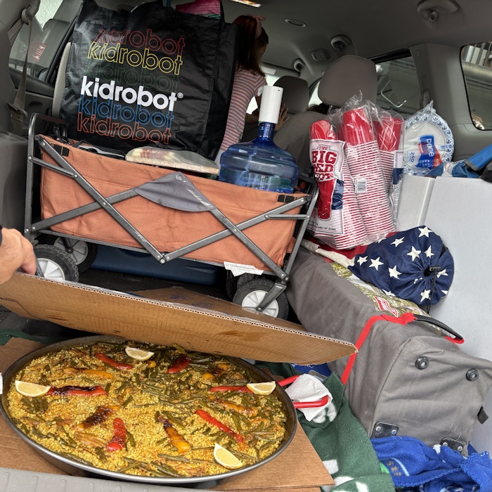 Img: person, adult, male, man, accessories, bracelet, jewelry, bag, handbag, food