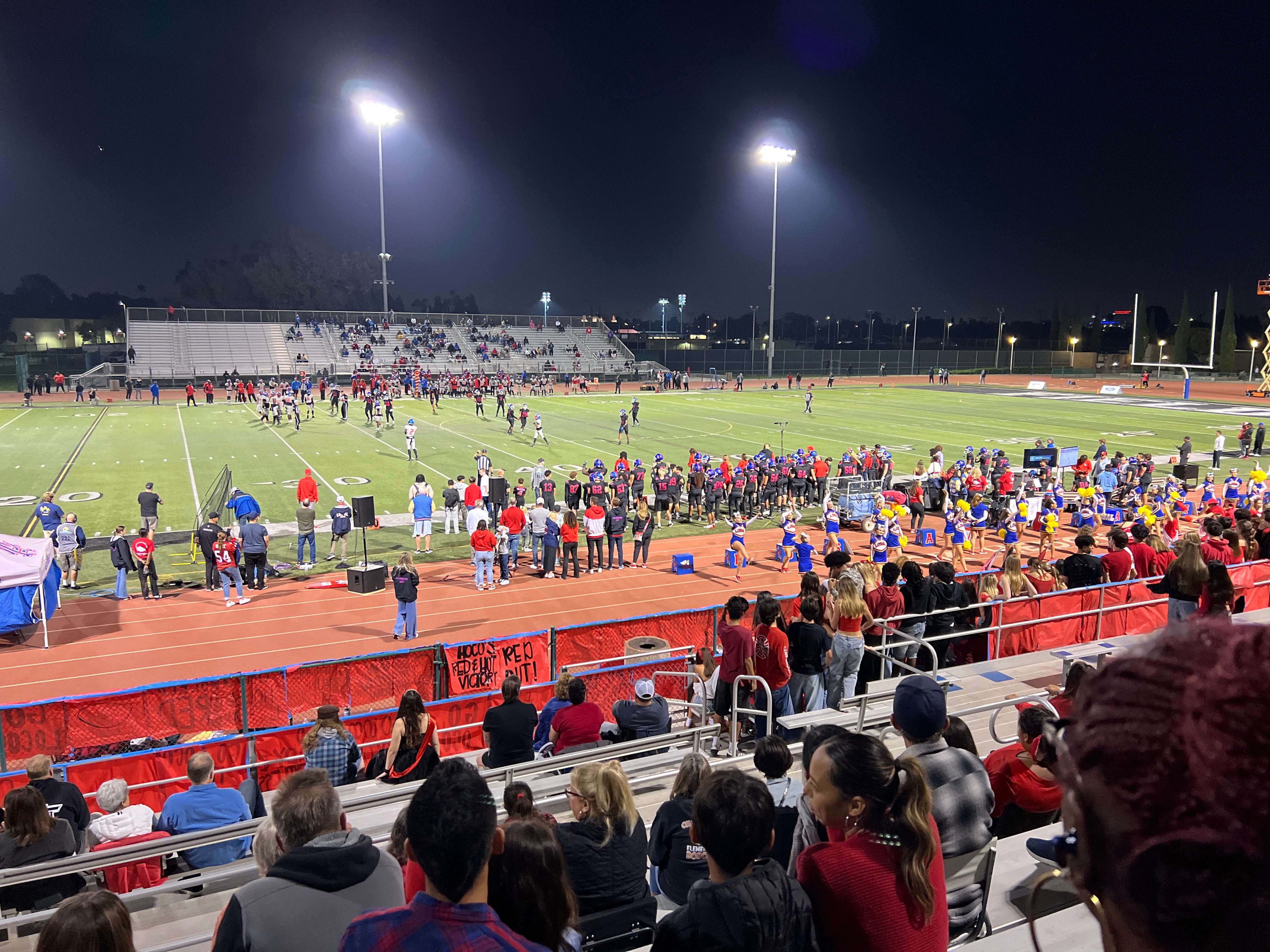 Camphoto: people, person, adult, female, woman, male, man, field, clothing, hat