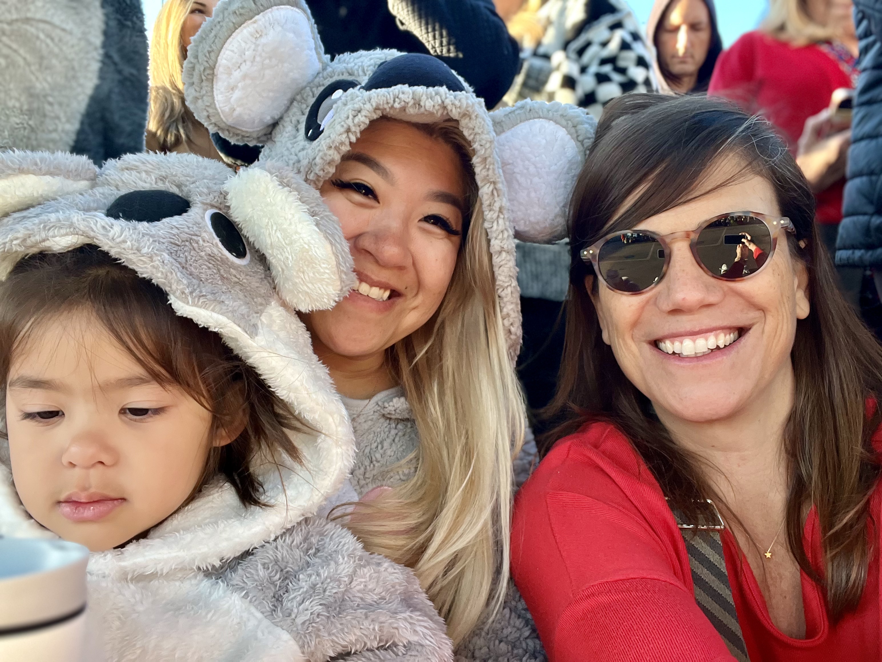 Img: sunglasses, head, person, photography, portrait, hat, smile, adult, female, woman