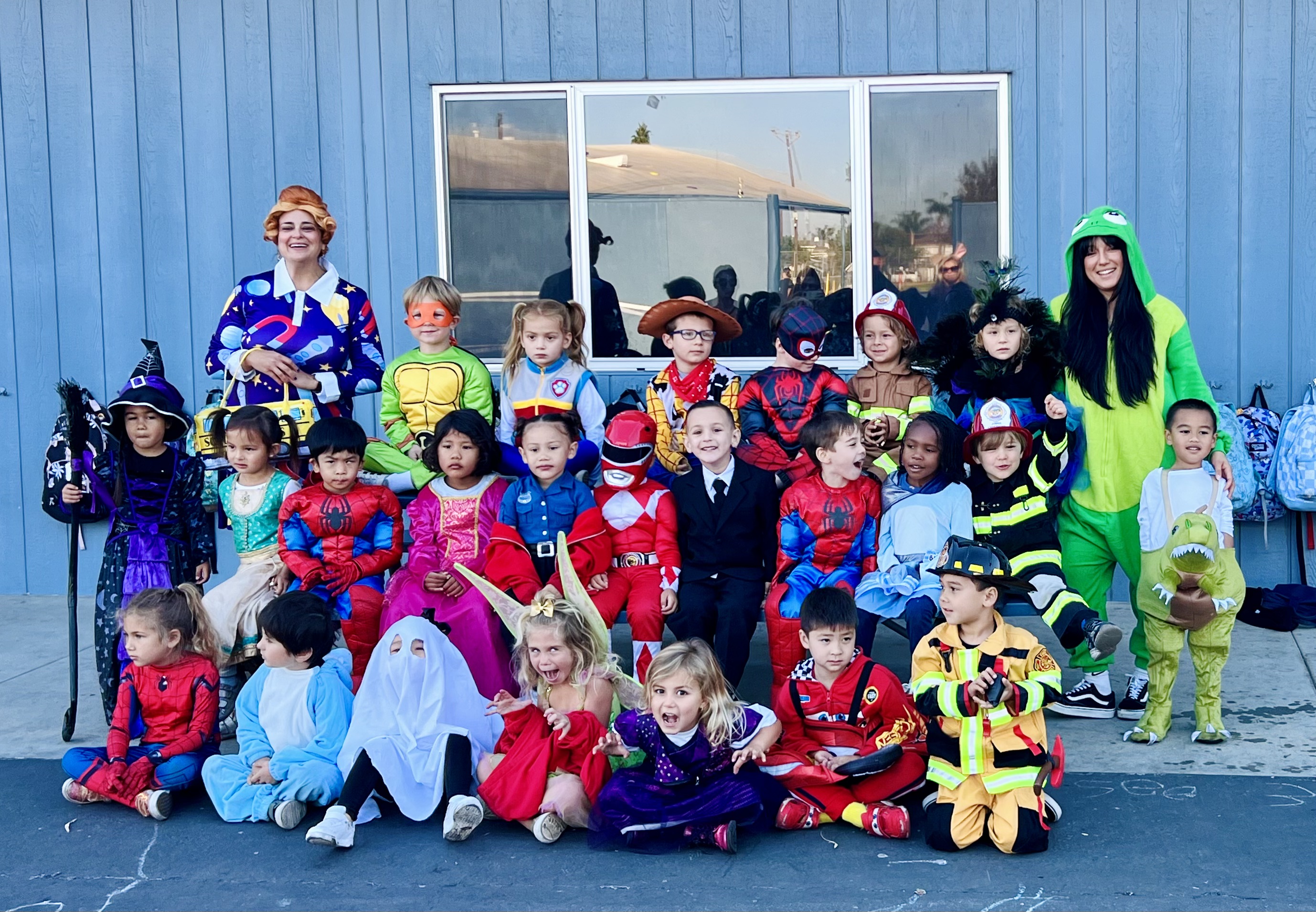 Img: people, person, adult, female, woman, photography, portrait, child, girl, kindergarten